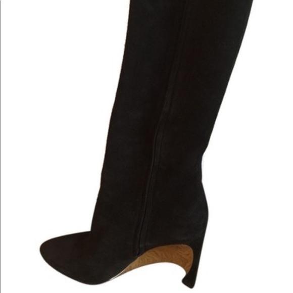 Boots - Picture 3 of 5